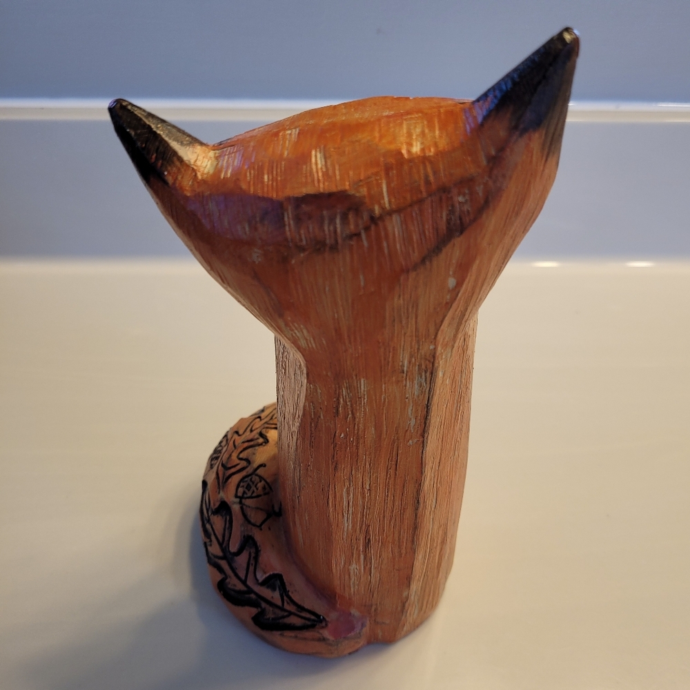 Fox Figurine Rustic Wood-look Resin With Woodsy Etchings On Tail - Picture 4 of 16